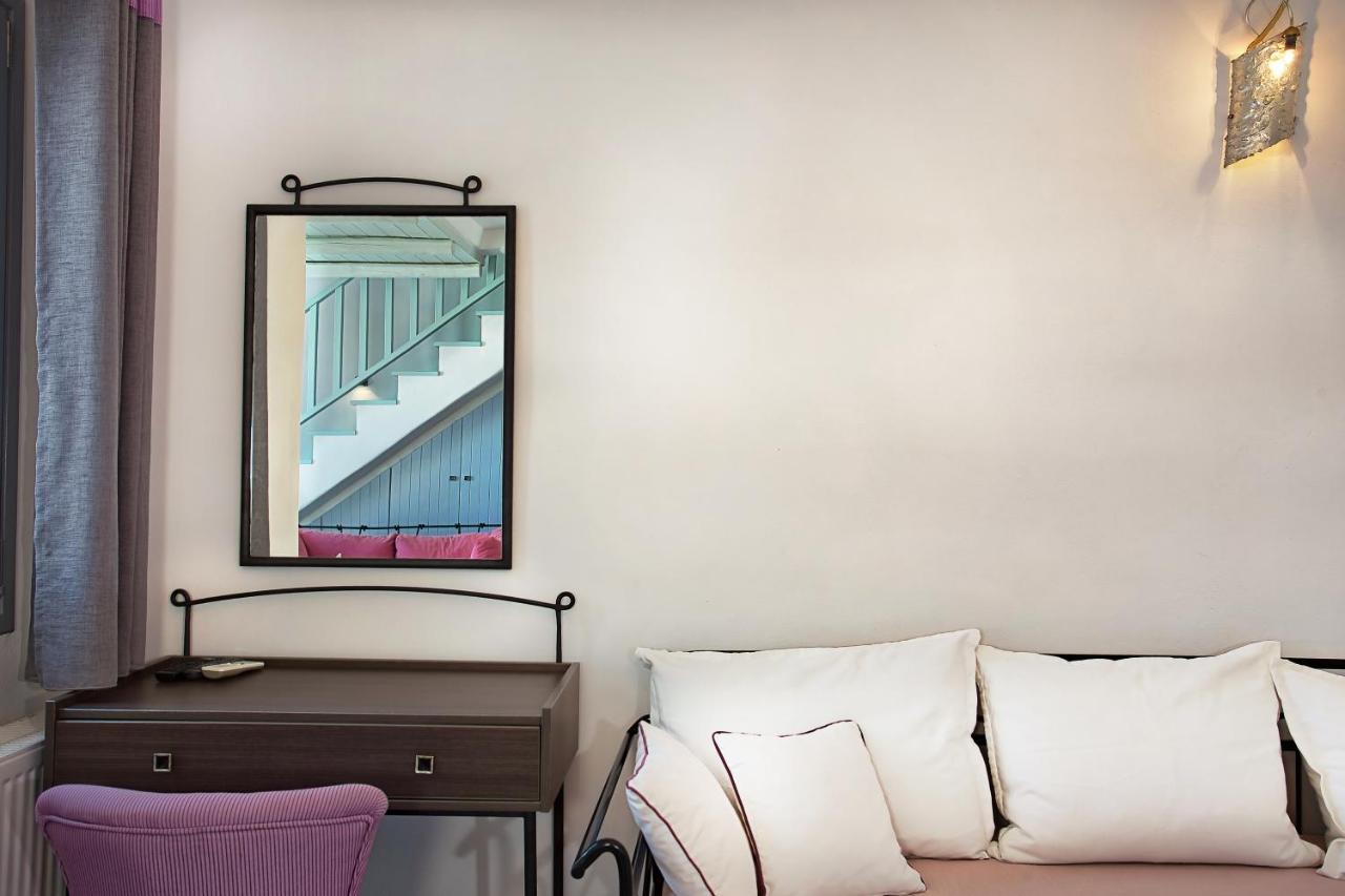 Ianthi Boutique Guesthouses Скирос Экстерьер фото